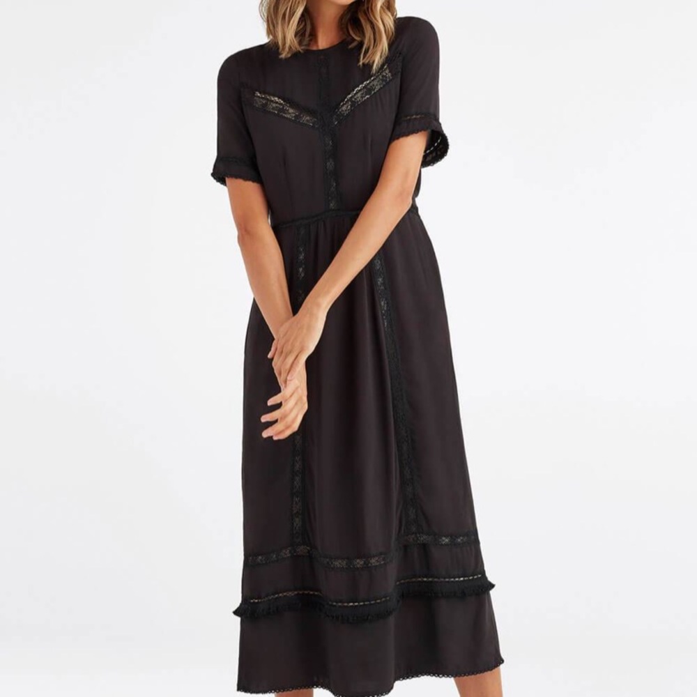 Vetta lace midi dress